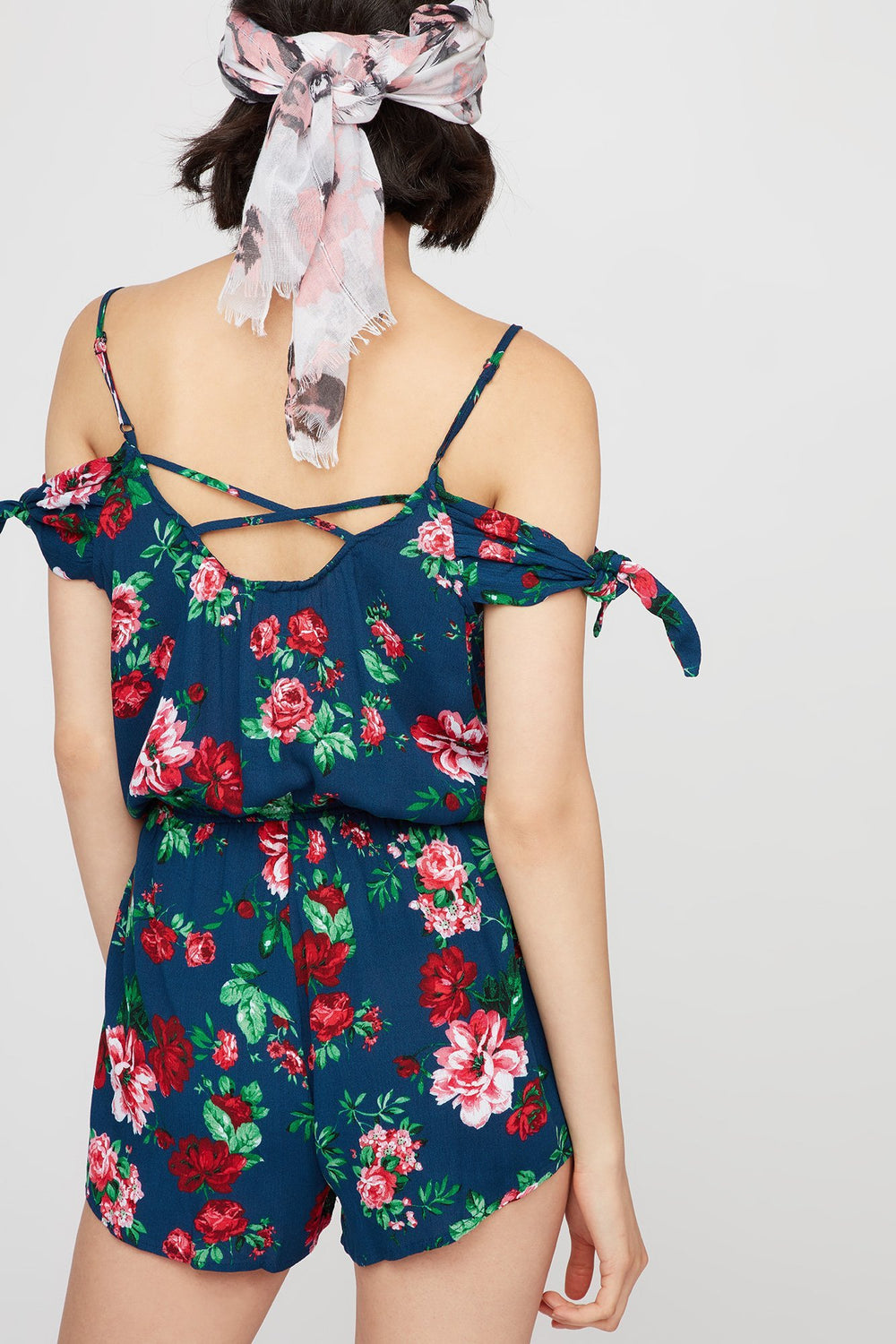 Women Combi-short fleuri à manches nouées et épaules dénudées Marine