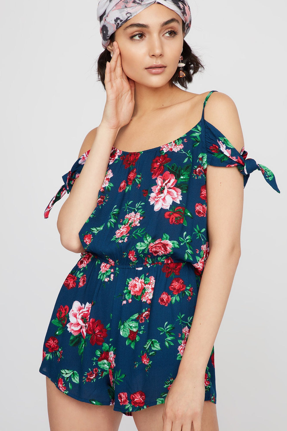 Women Combi-short fleuri à manches nouées et épaules dénudées Marine