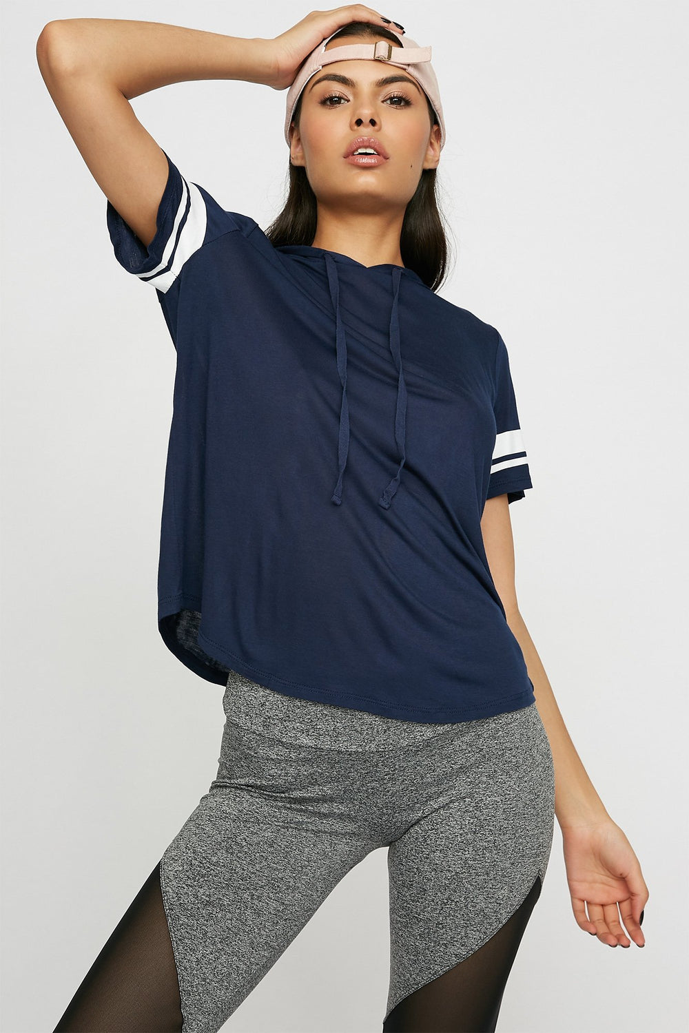 Women T-shirt à capuchon rayé de style universitaire avec ourlet arrondi et taille coulissante Marine