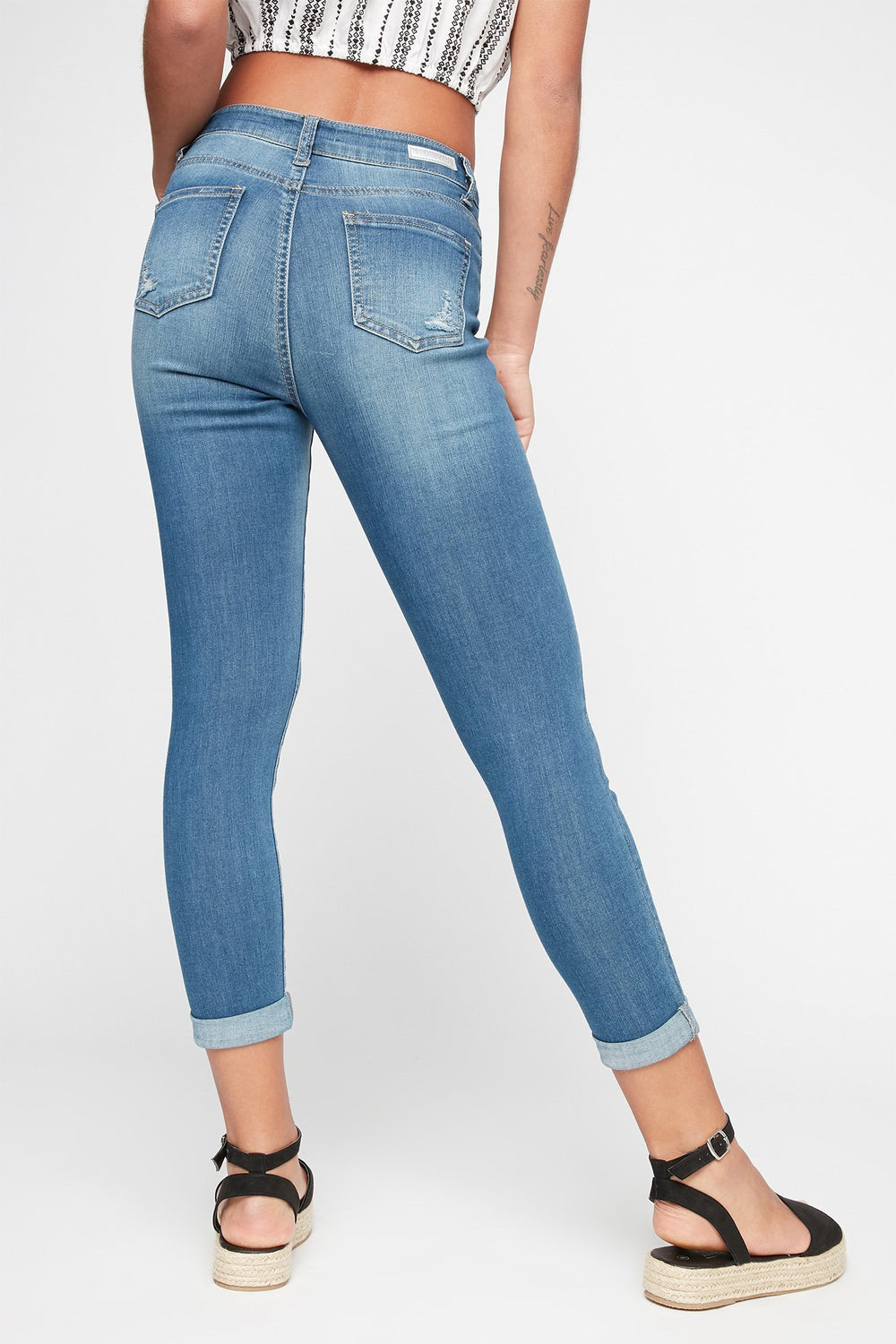 Women Distressed Roll-Up Cropped Jean Medium Blue