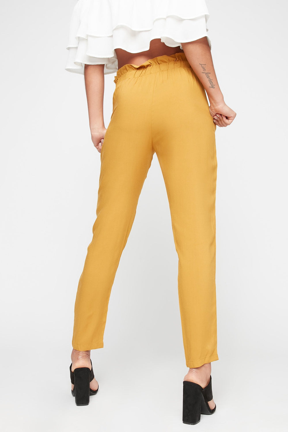 Women Pantalon à taille haute roulée avec attache Moutarde
