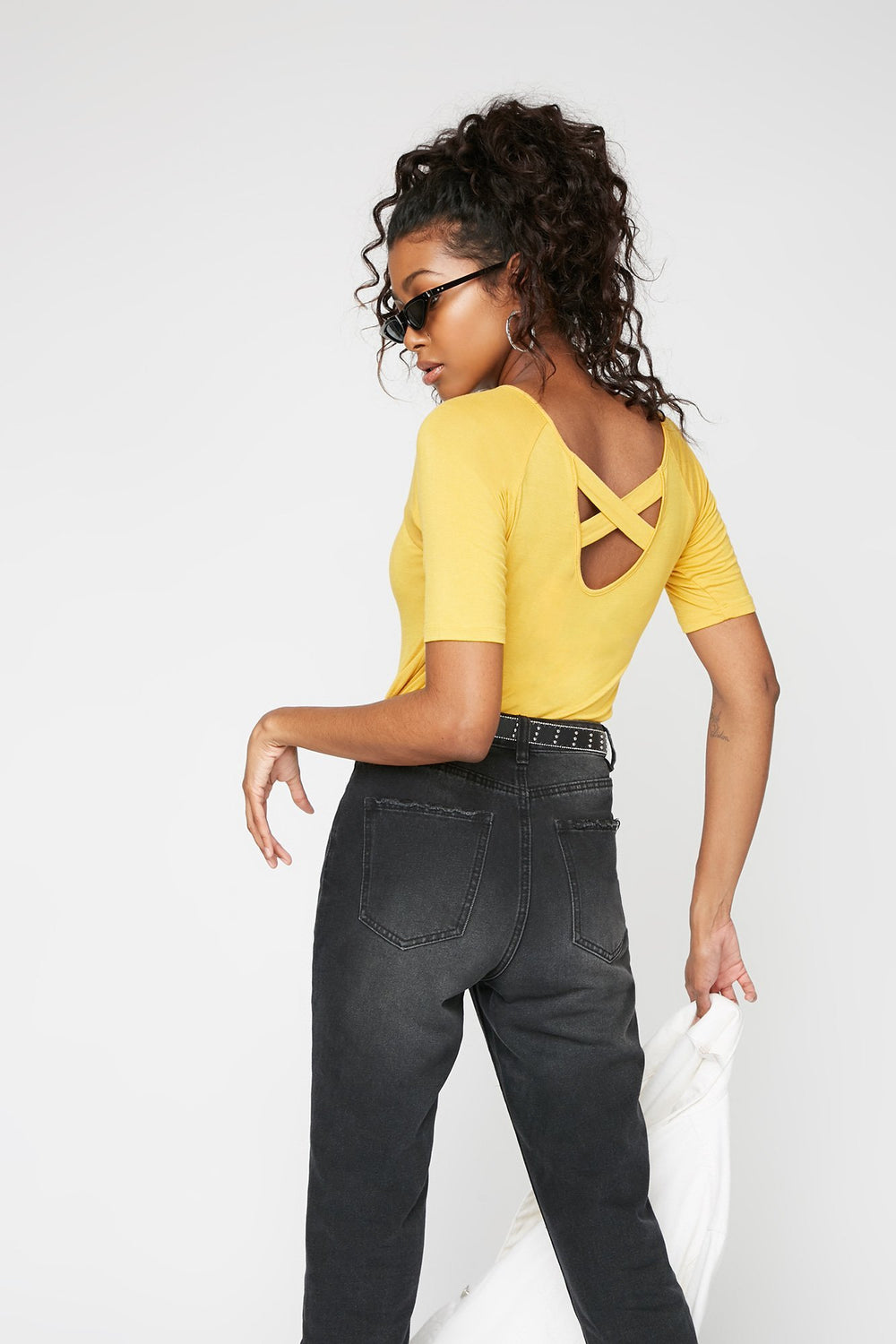 Women T-shirt croisé au dos à encolure arrondie Moutarde