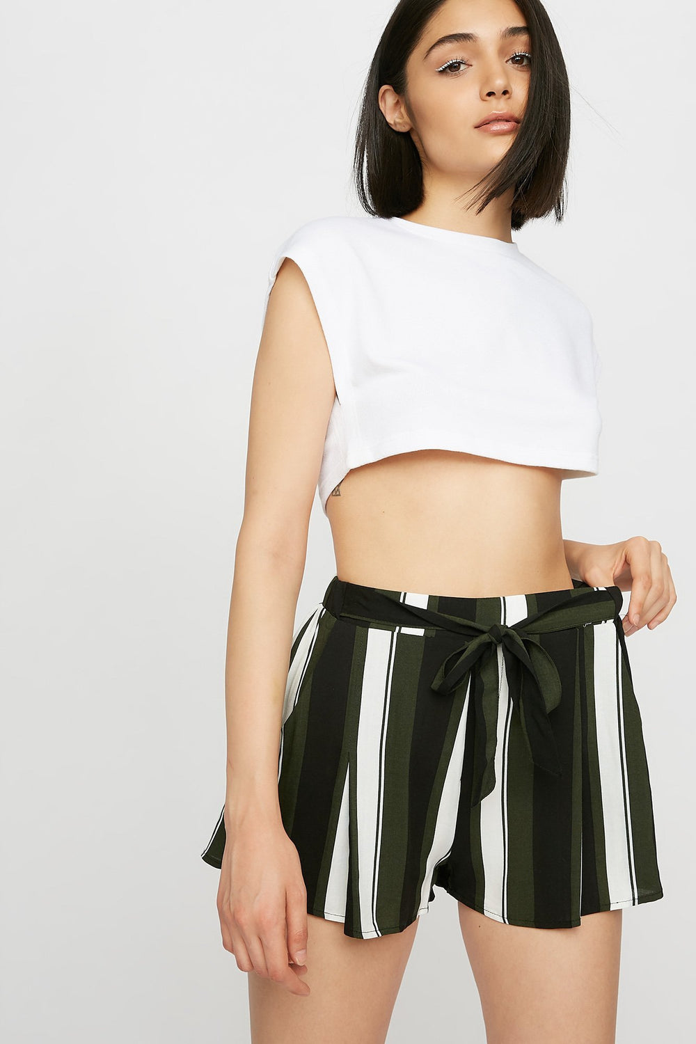 Women Short léger rayé à taille haute avec attache Multi