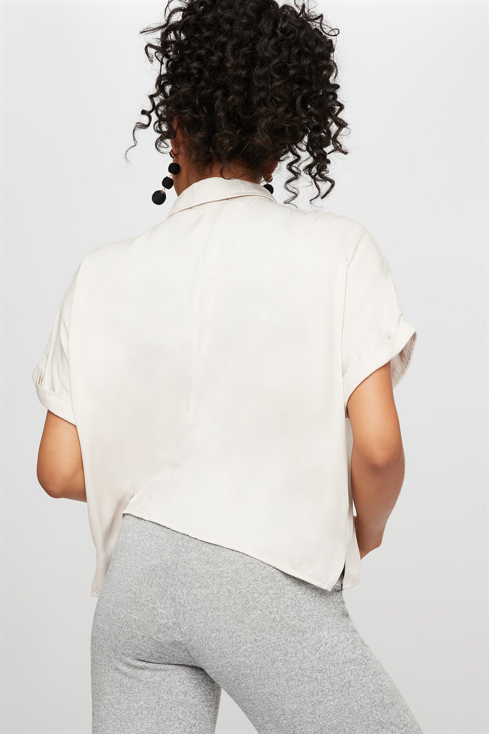 Women Blouse courte bouttonnée avec poche Naturel