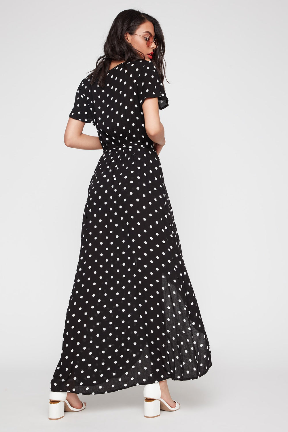 Women Robe cache-cur maxi imprimée à manches courtes Noir et blanc