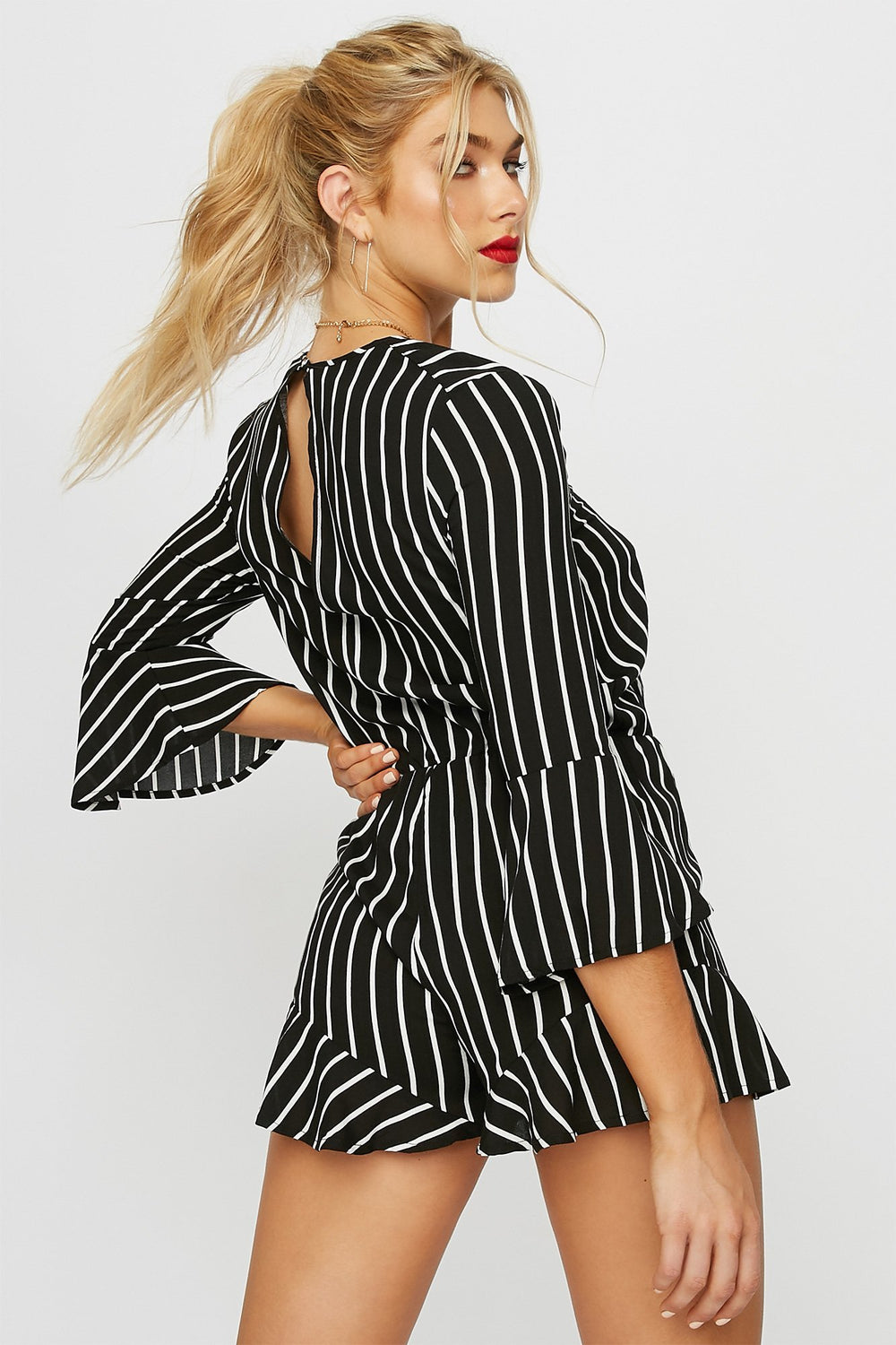 Women Combi-short cache-coeur imprimée à manches évasées Noir et blanc
