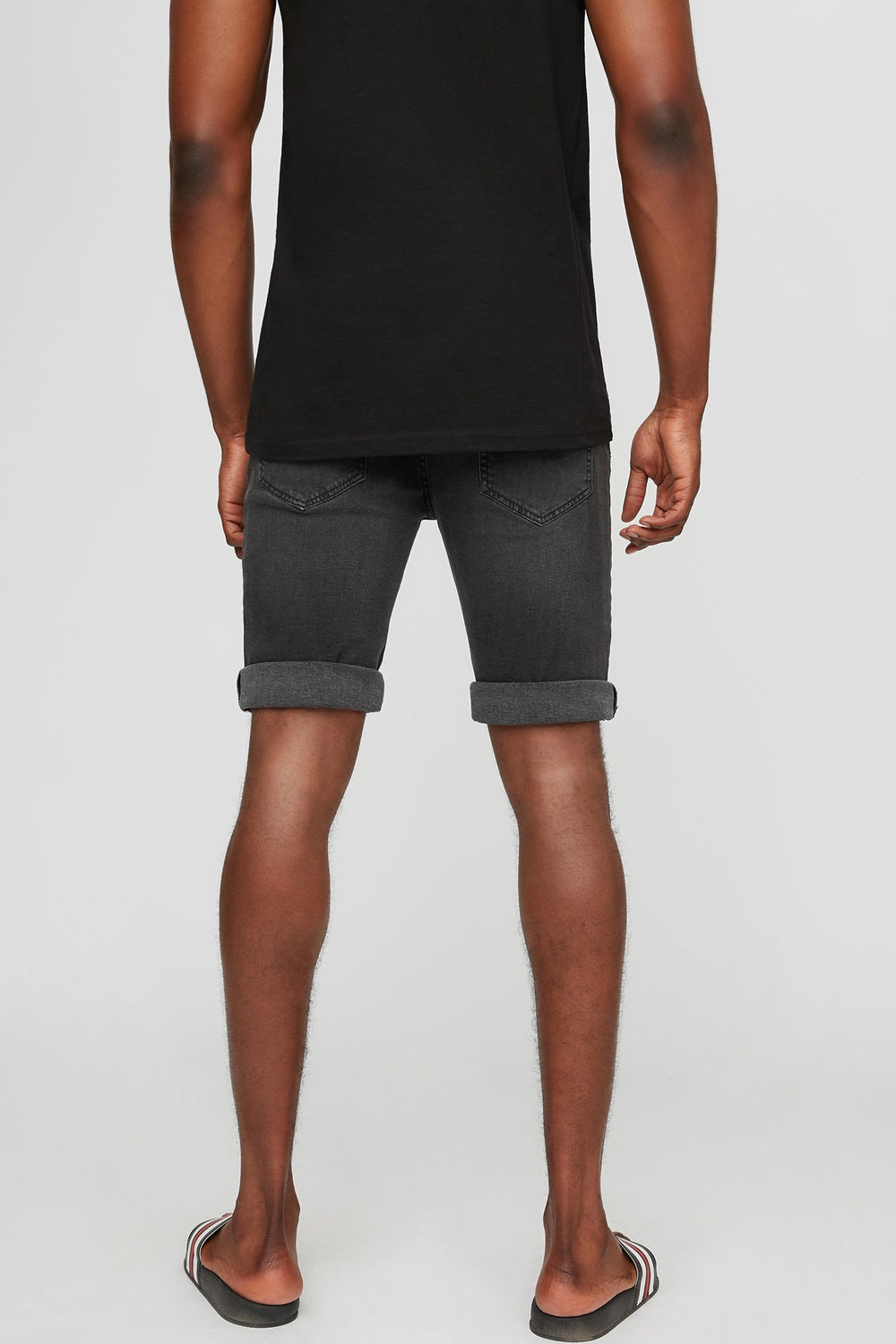 Men Short en denim mince à revers roulés noir Noir Pur