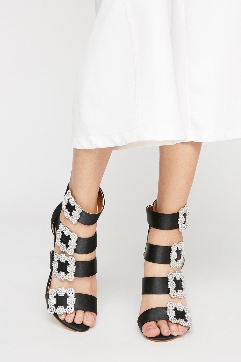 Women Chaussures en satin avec pierres du Rhin avec boucles Noir