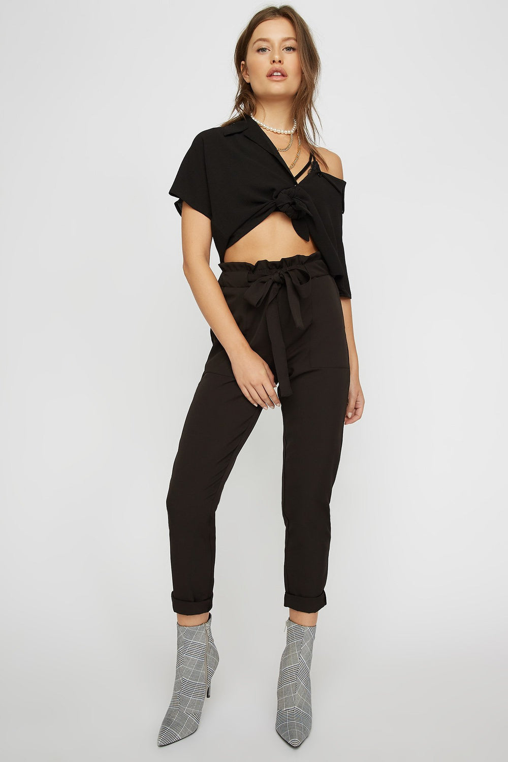 Women Pantalon à taille haute roulée avec attache Noir