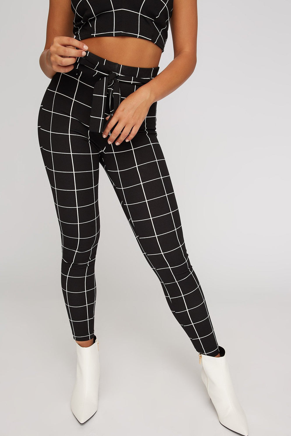 Women Pantalon étroit taille haute à carreaux avec attache Noir