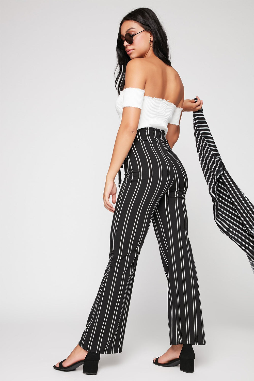 Women Pantalon rayé à jambe large et taille haute avec attache Noir