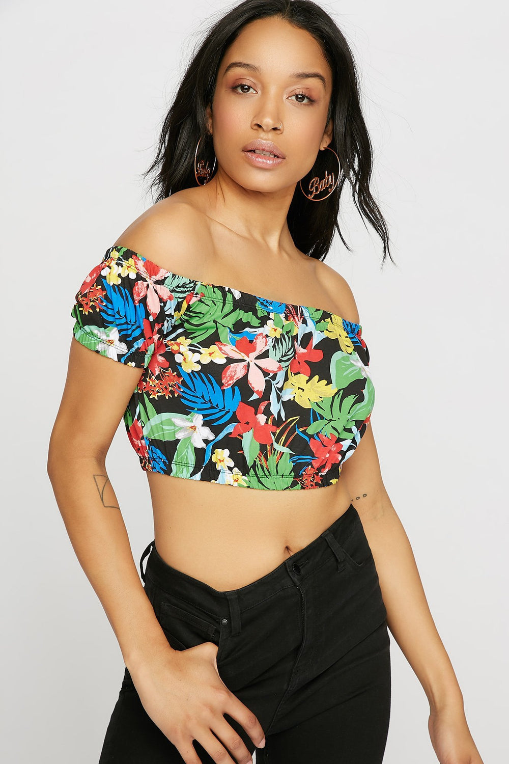 Women T-shirt court cintré fleuri à épaules dénudées Noir