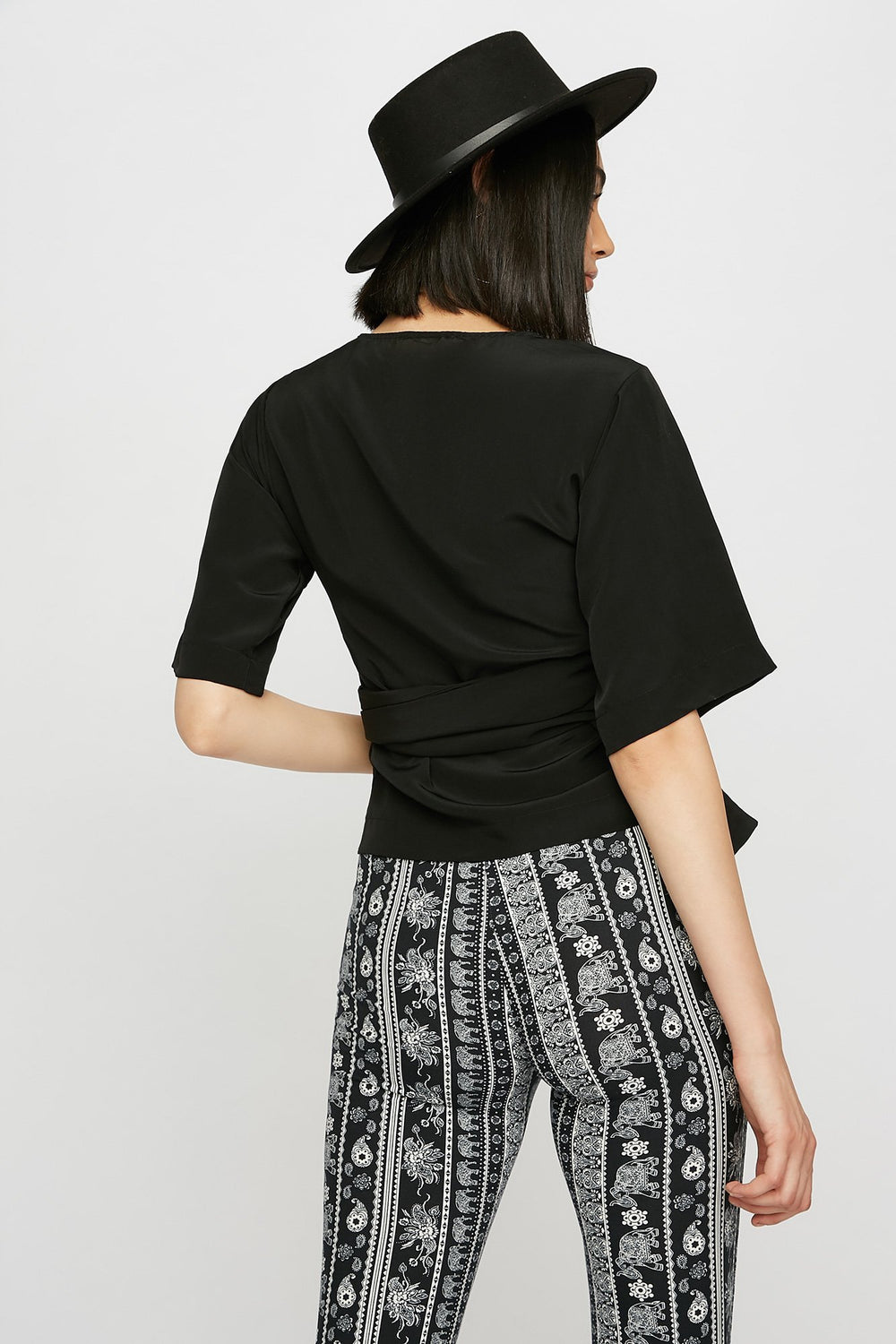 Women Blouse courte cache-cur à encolure en V Noir