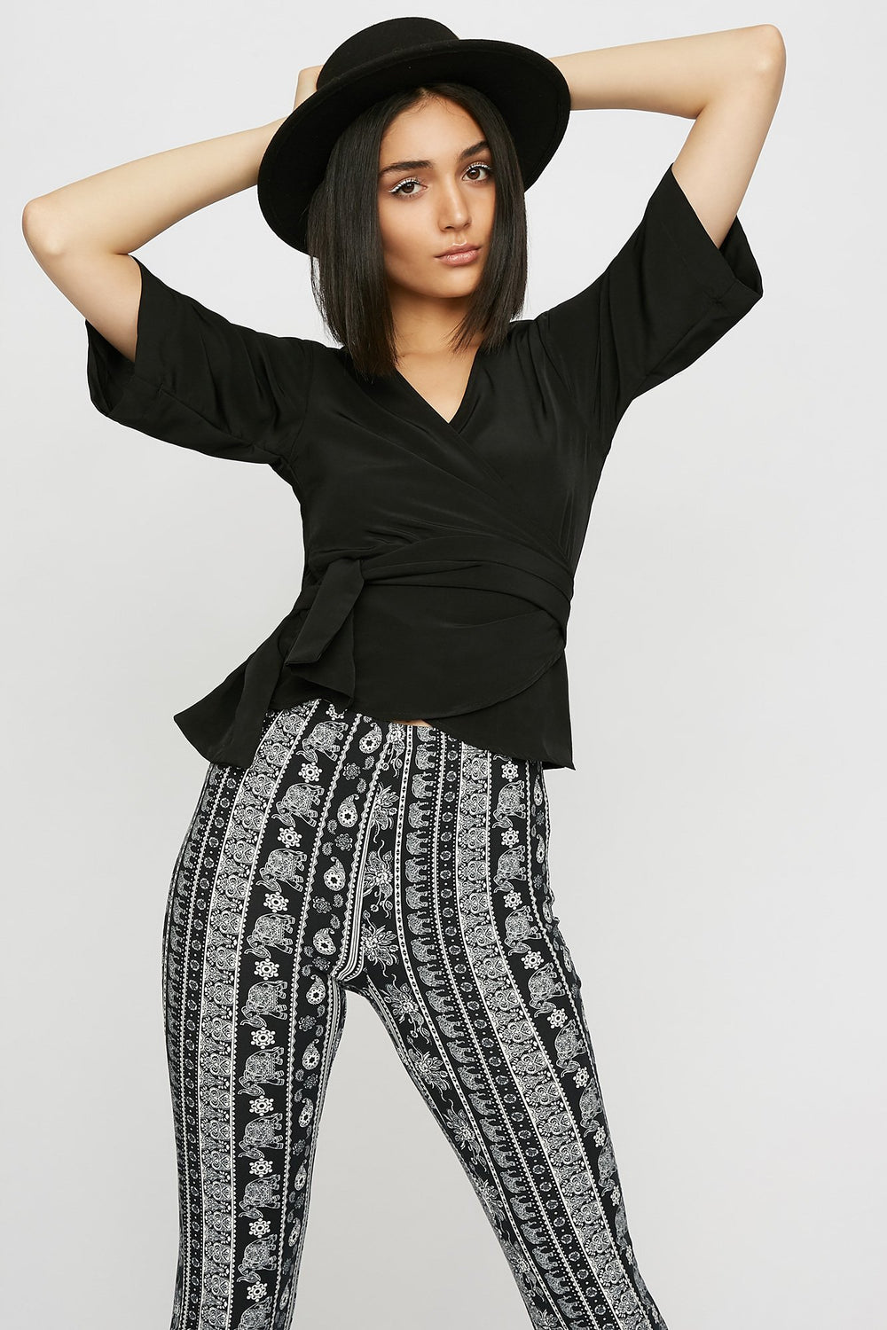 Women Blouse courte cache-cur à encolure en V Noir