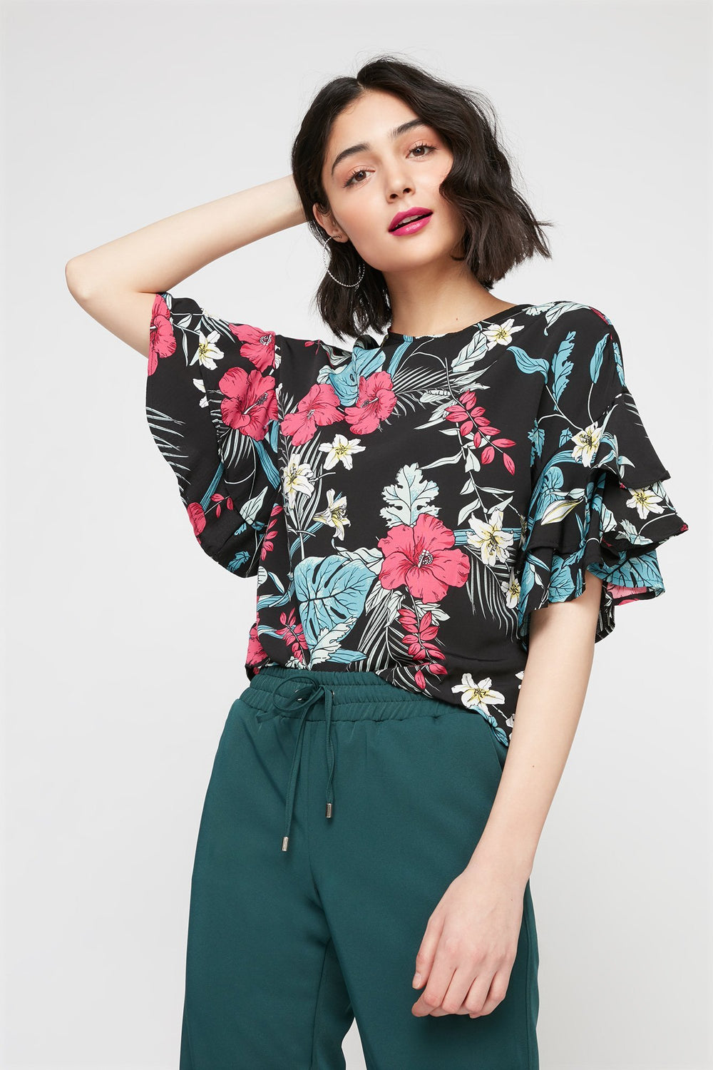 women Blouse fleurie volantée à manches évasées Noir