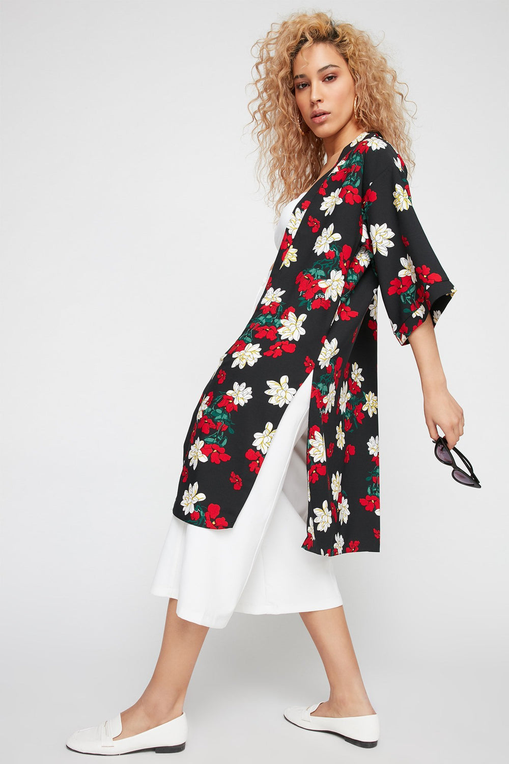 Women Cardigan-kimono ouvert fleuri avec fentes latérales Noir