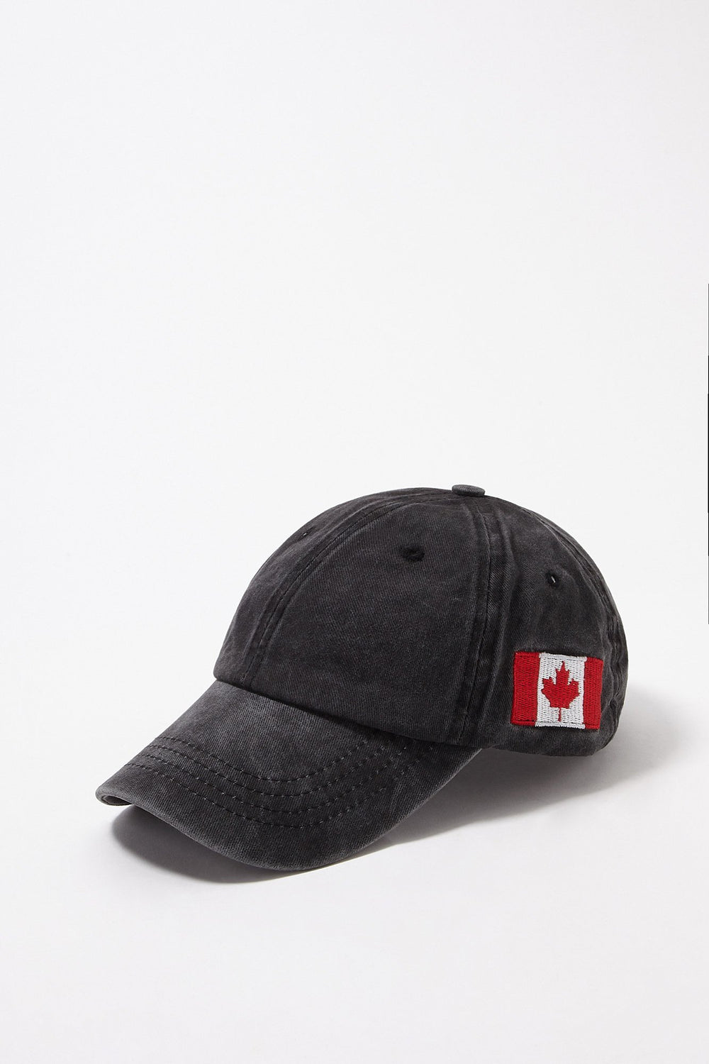 Women Casquette en denim à motif brodé Drapeau du Canada Noir