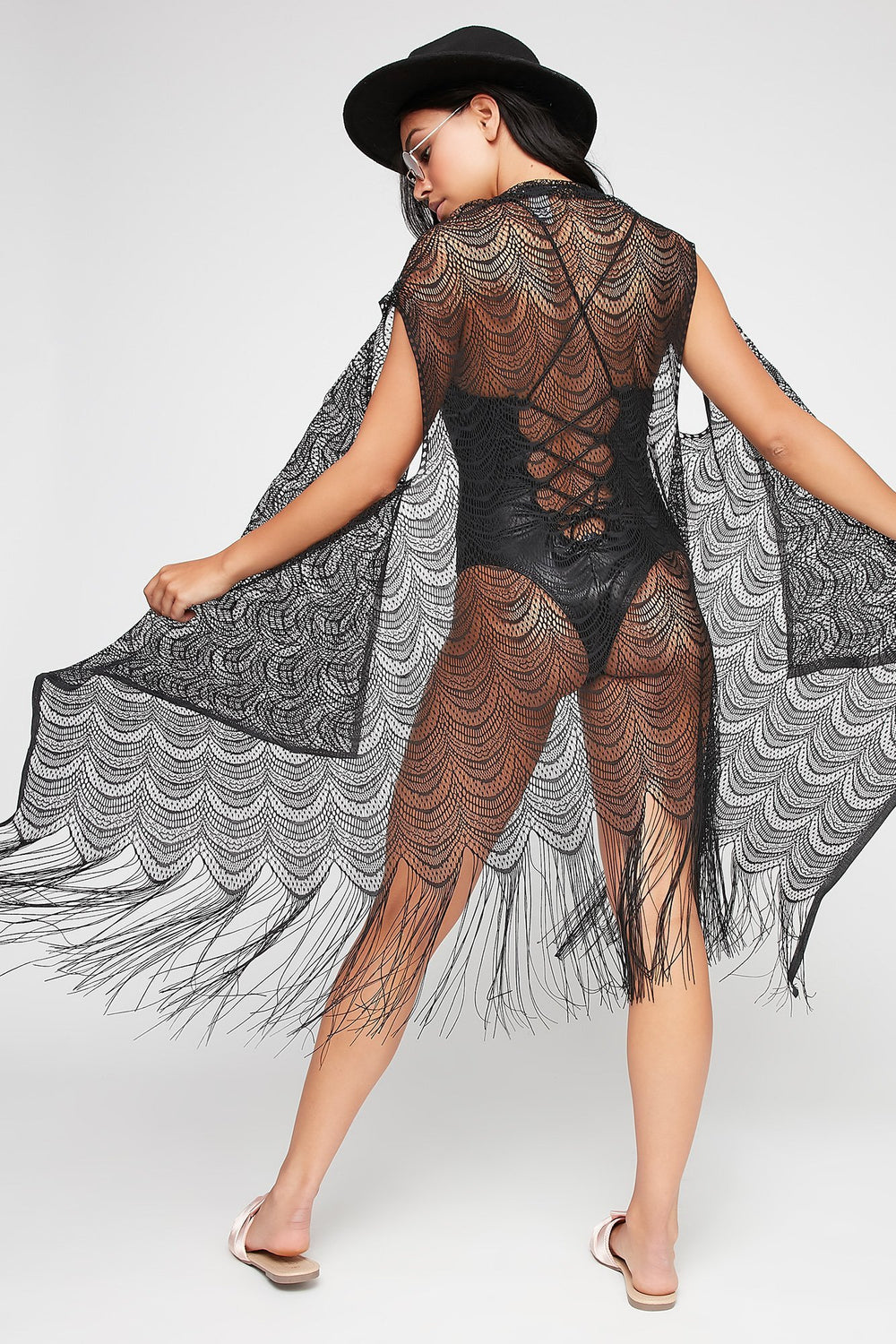 Women Châle asymétrique en dentelle avec franges Noir