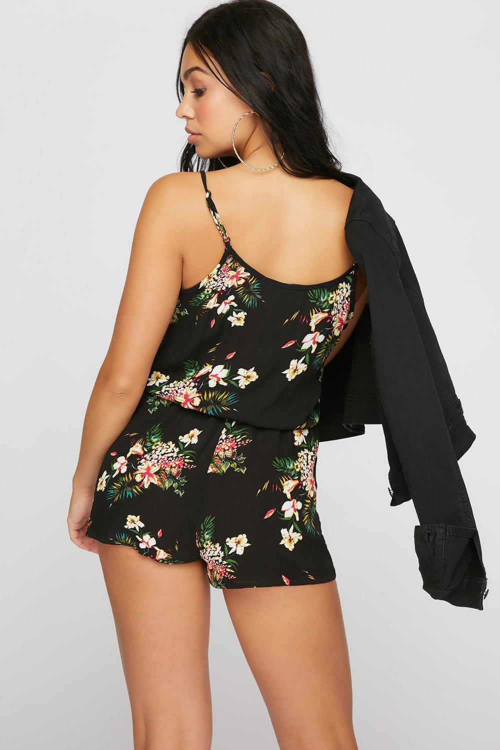 Women Combi-short fleuri avec attache à encolure arrondie Noir