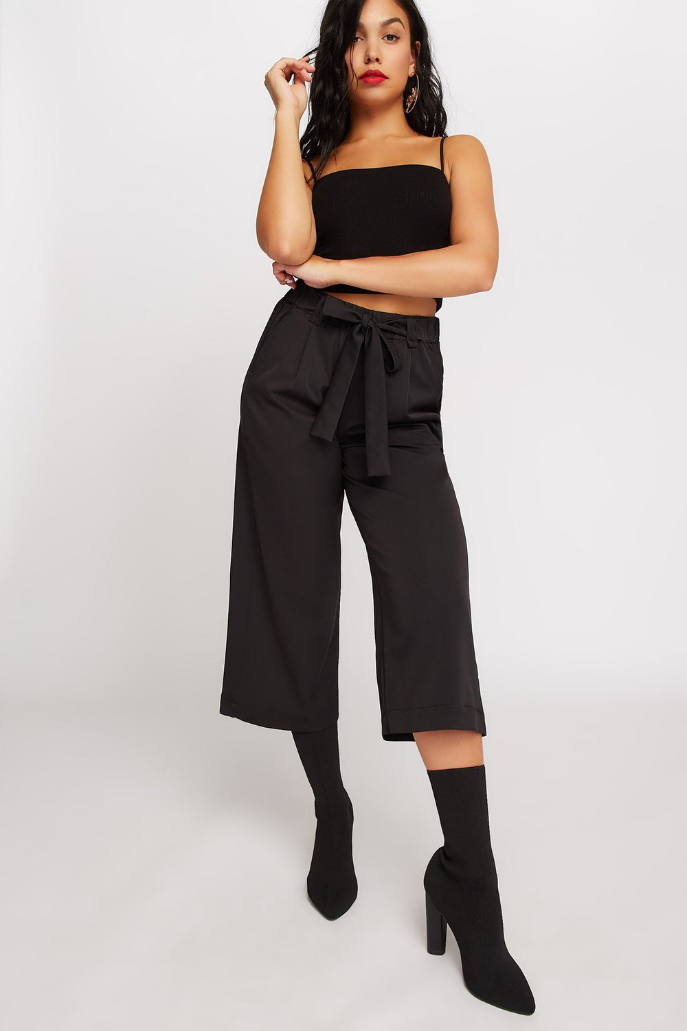 Women Jupe-culotte en satin à jambe large et taille haute avec attache Noir