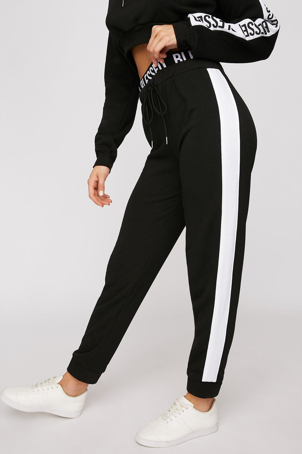 Women Pantalon de jogging avec rayures latérales à bande de taille imprimée et taille coulissante Noir