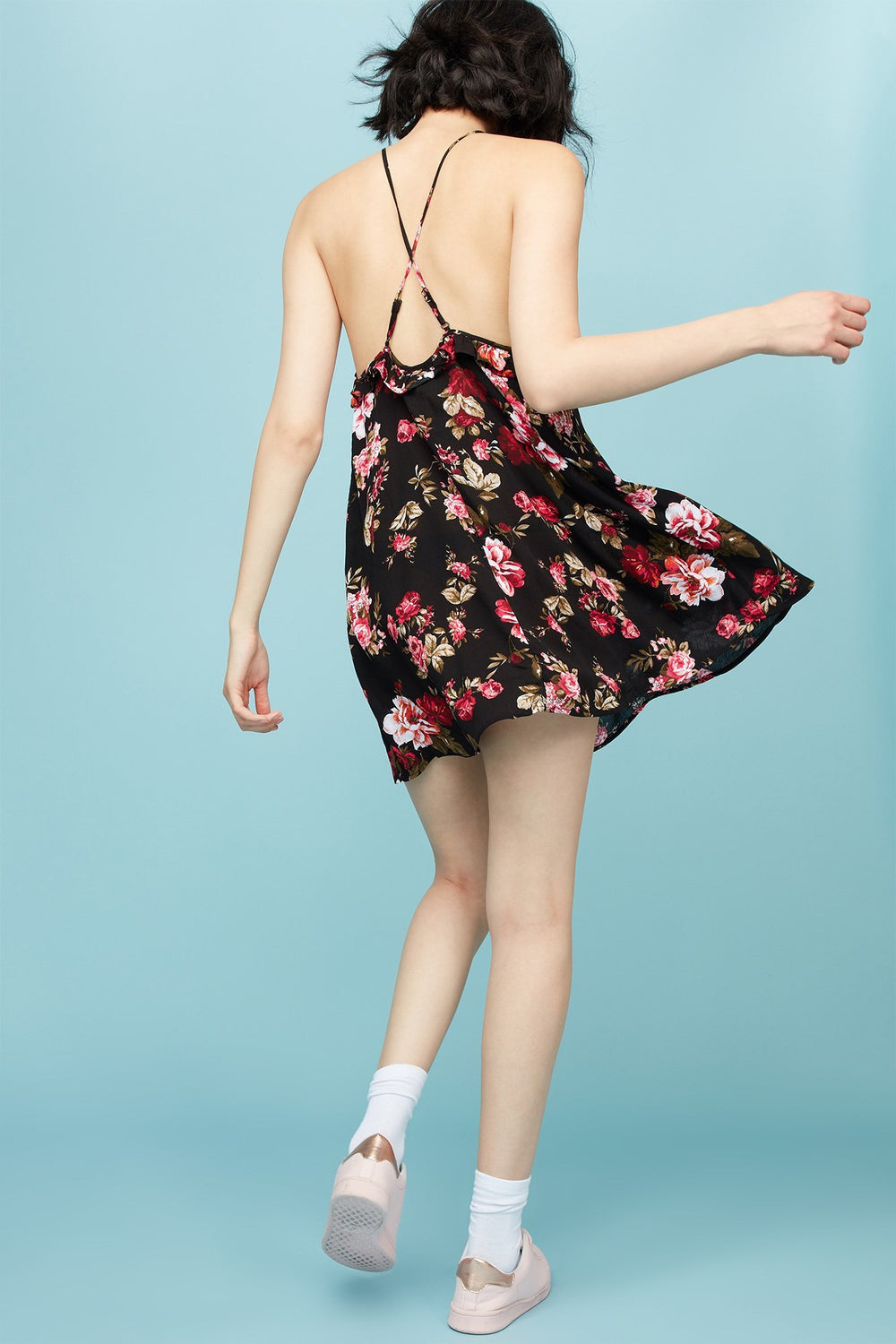 Women Robe-camisole volantée fleurie Noir