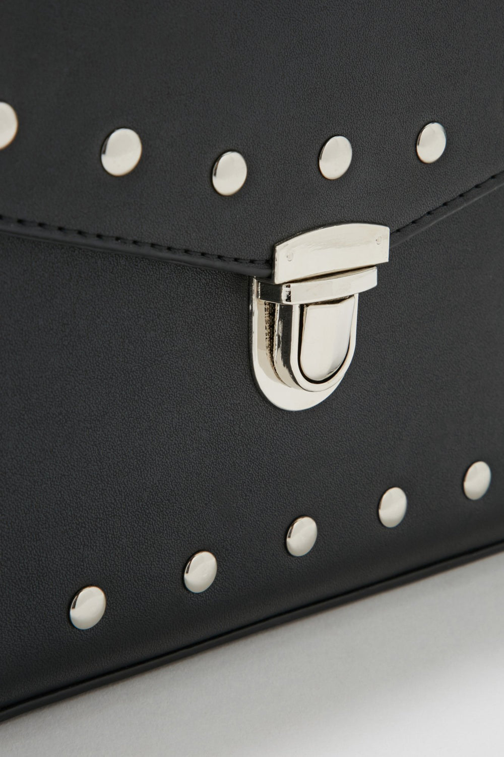 Women Sac à bandoulière structuré clouté Noir
