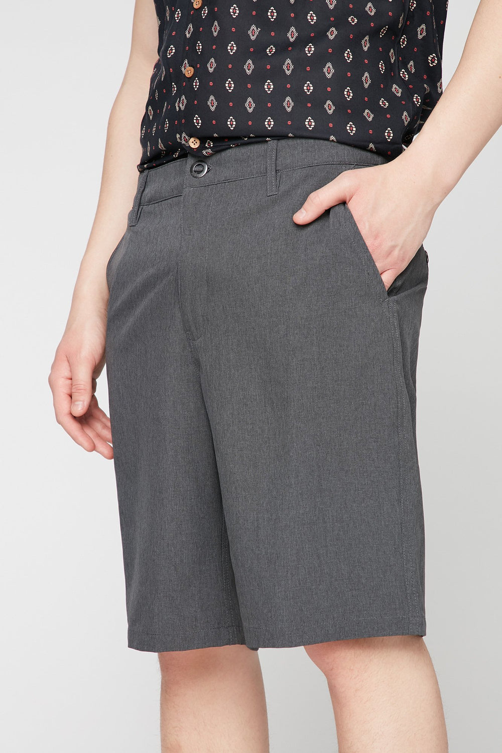 Men Short hybride teint par espacements Noir