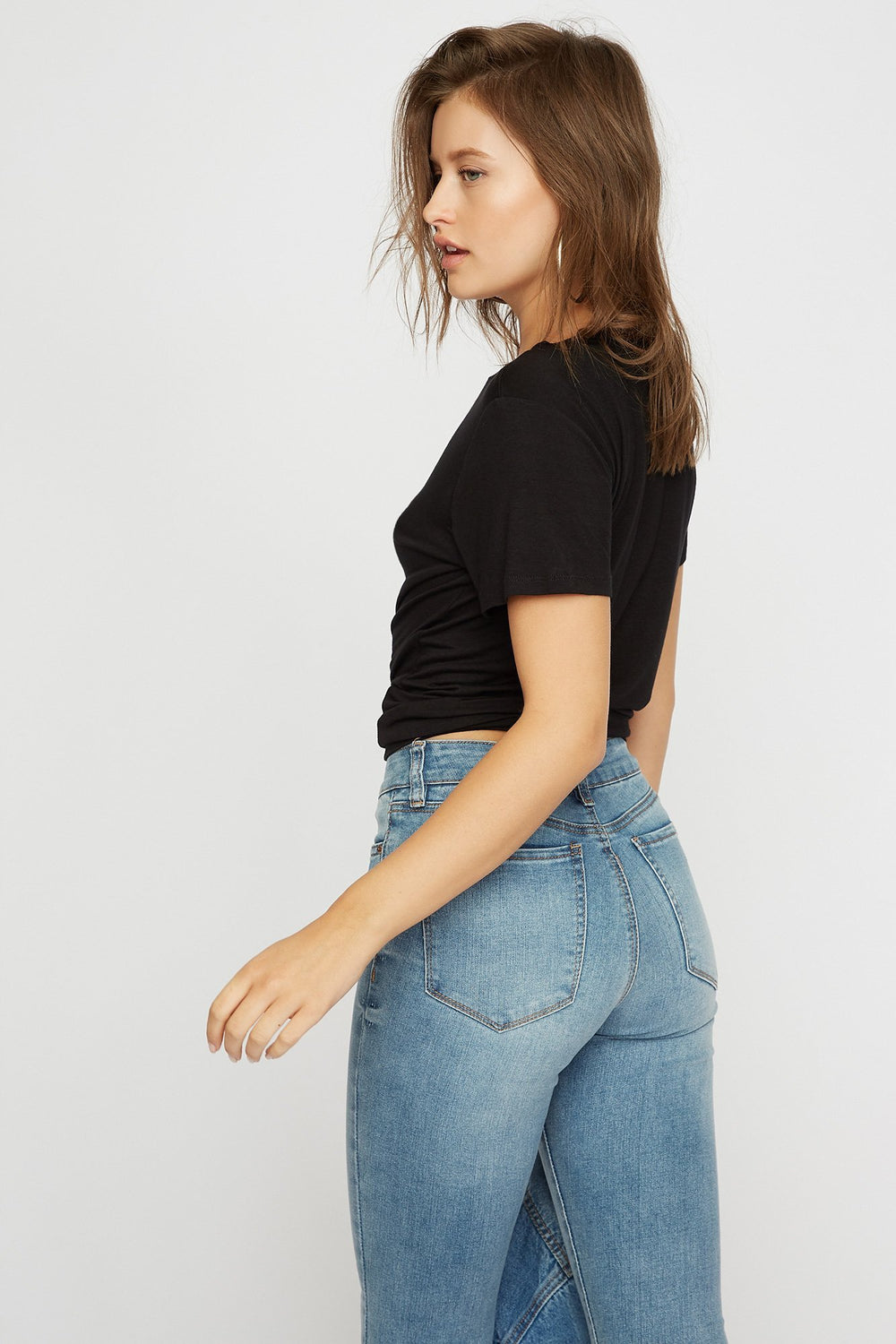 Women T-shirt à encolure en V avec collier ras-du cou Noir