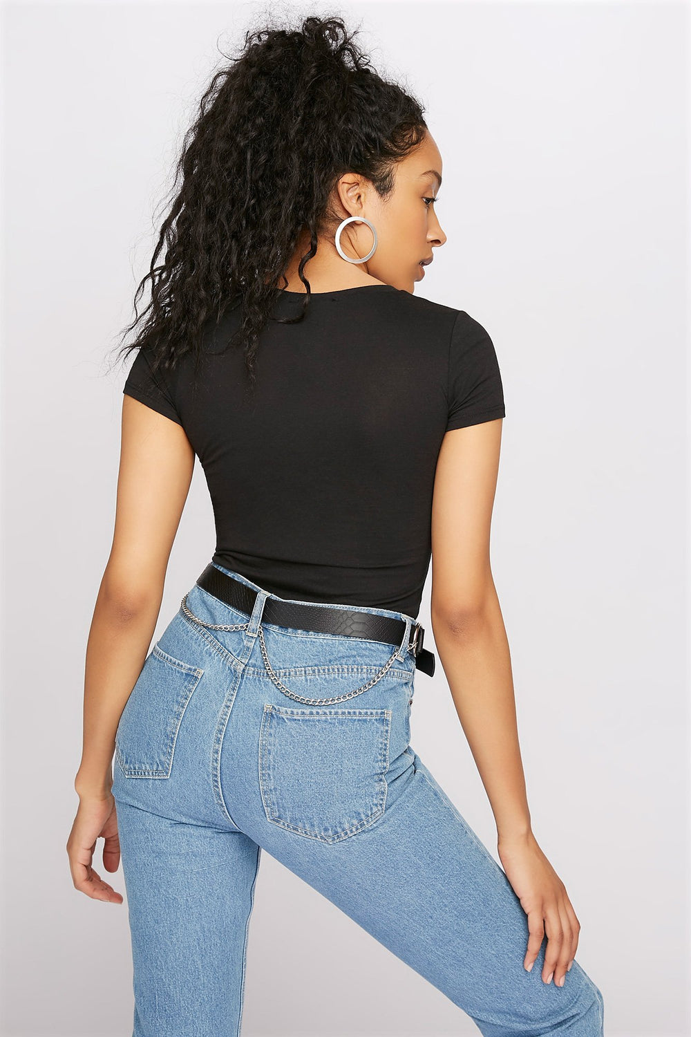 Women T-shirt de base teint par espacements à encolure en V Noir