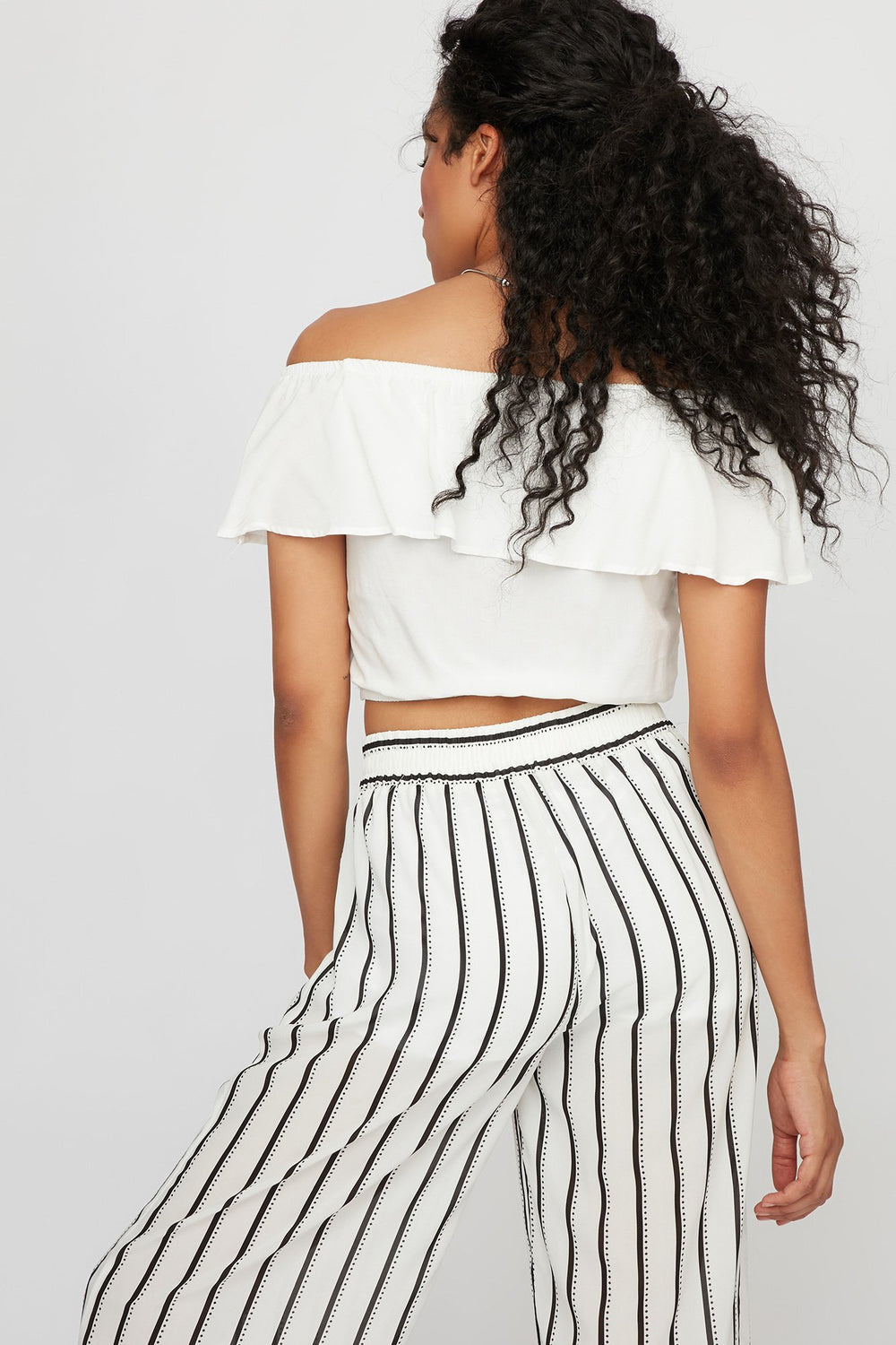 Women Off The Shoulder Button-Up Ruffle Cropped Blouse Off White