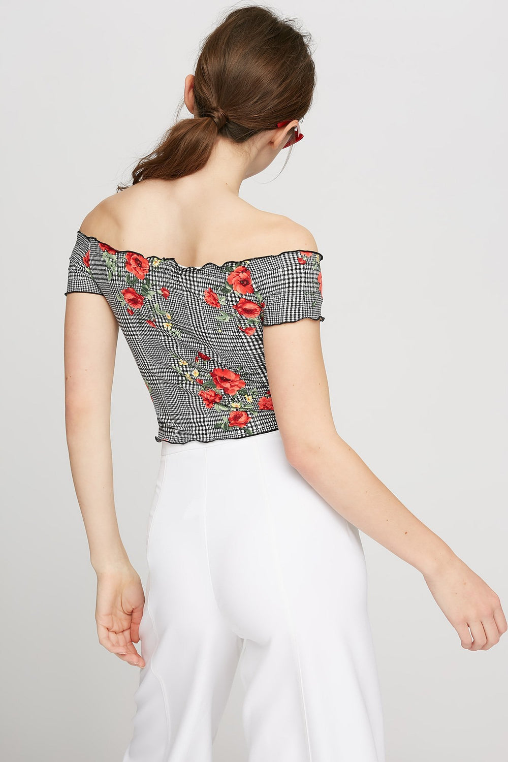 Women Ruffle Off The Shoulder Printed Cropped Blouse Pink