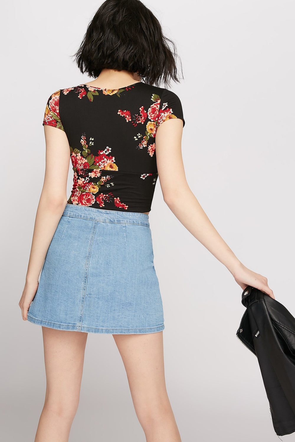 Women Floral Self-Tie Front Cropped T-Shirt Pinstripe