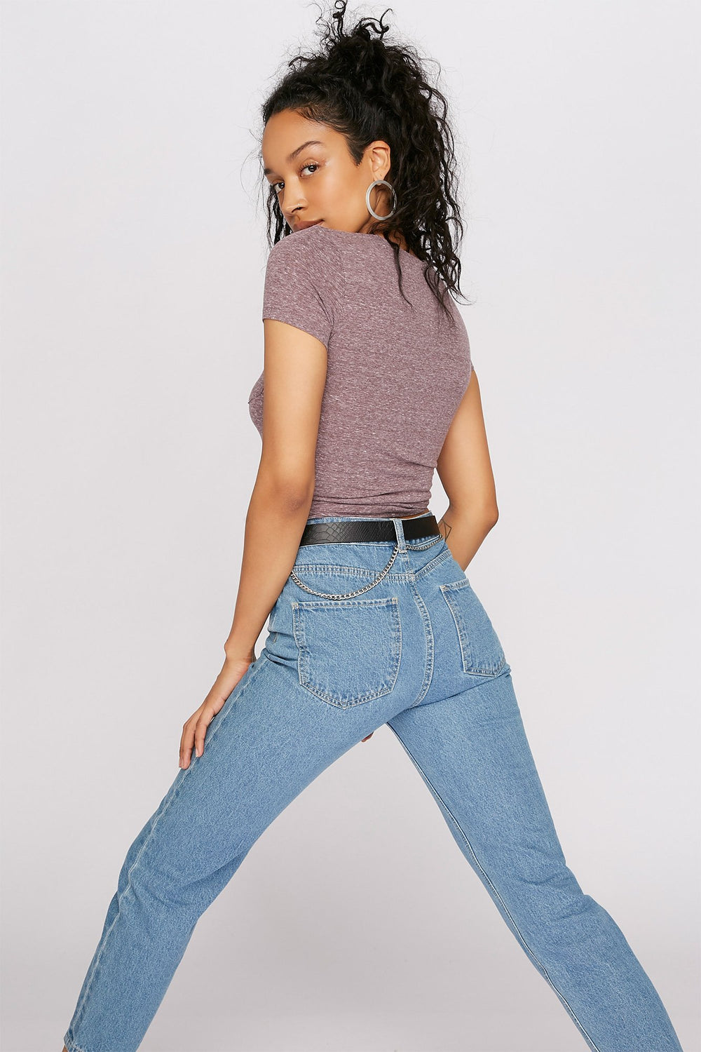 Women T-shirt de base teint par espacements à encolure en V Prune