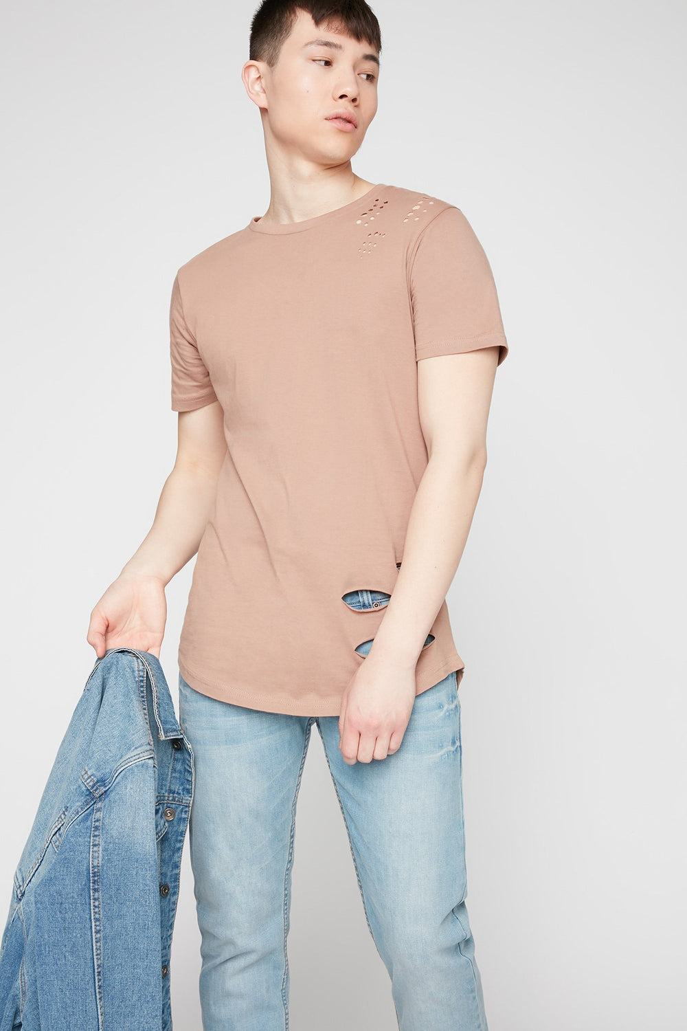 Men T-shirt d'aspect usé à encolure dégagée Rose foncé