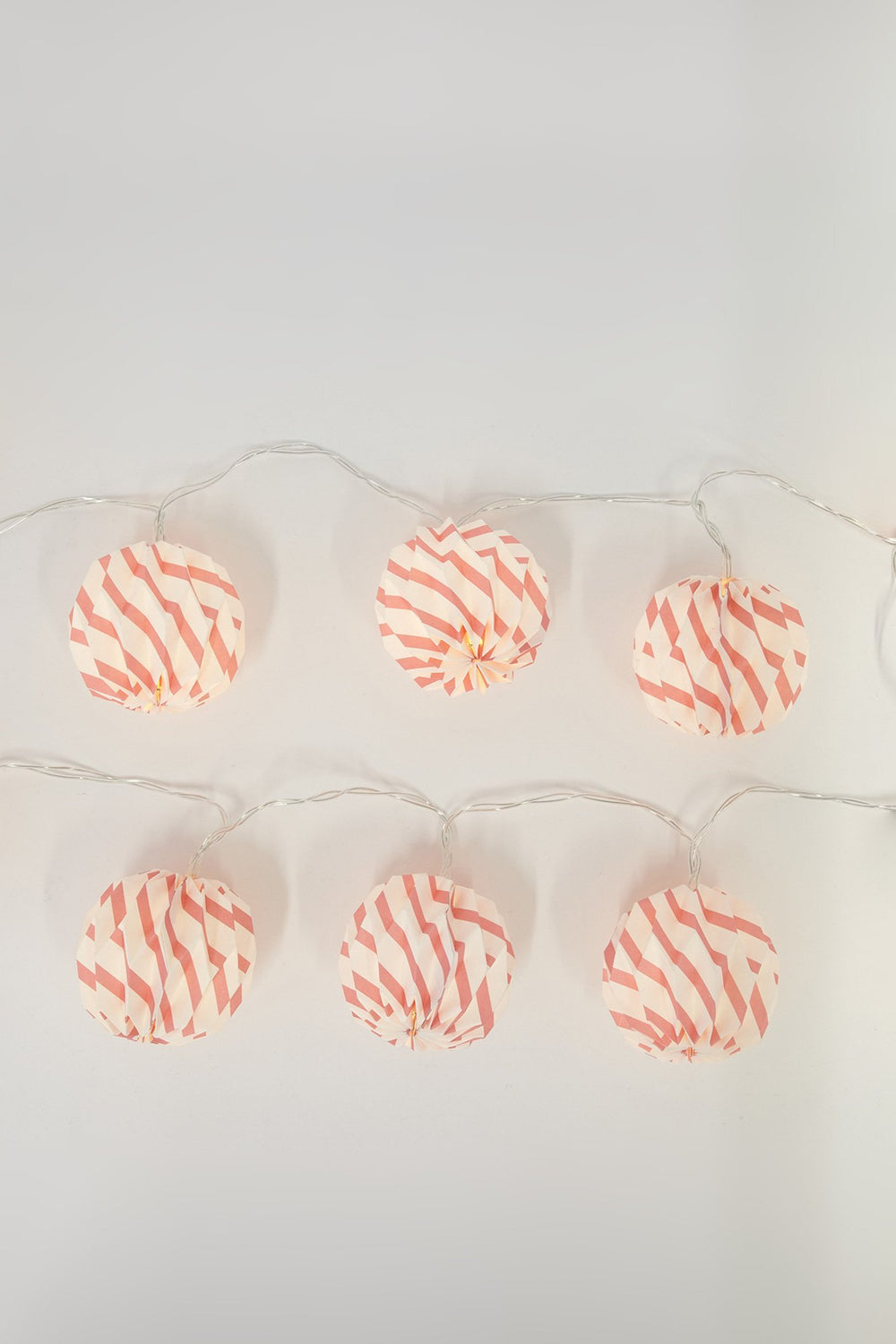 Women Jeu de lumières avec lanternes de papier Rose pâle
