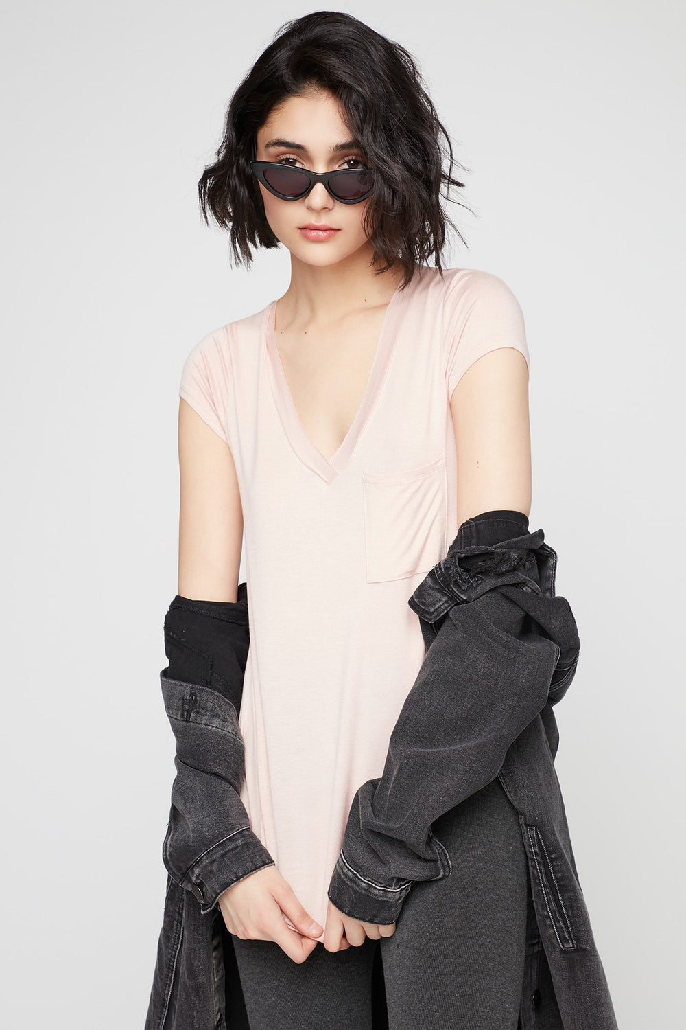 Women Pocket V-Neck T-Shirt Rose