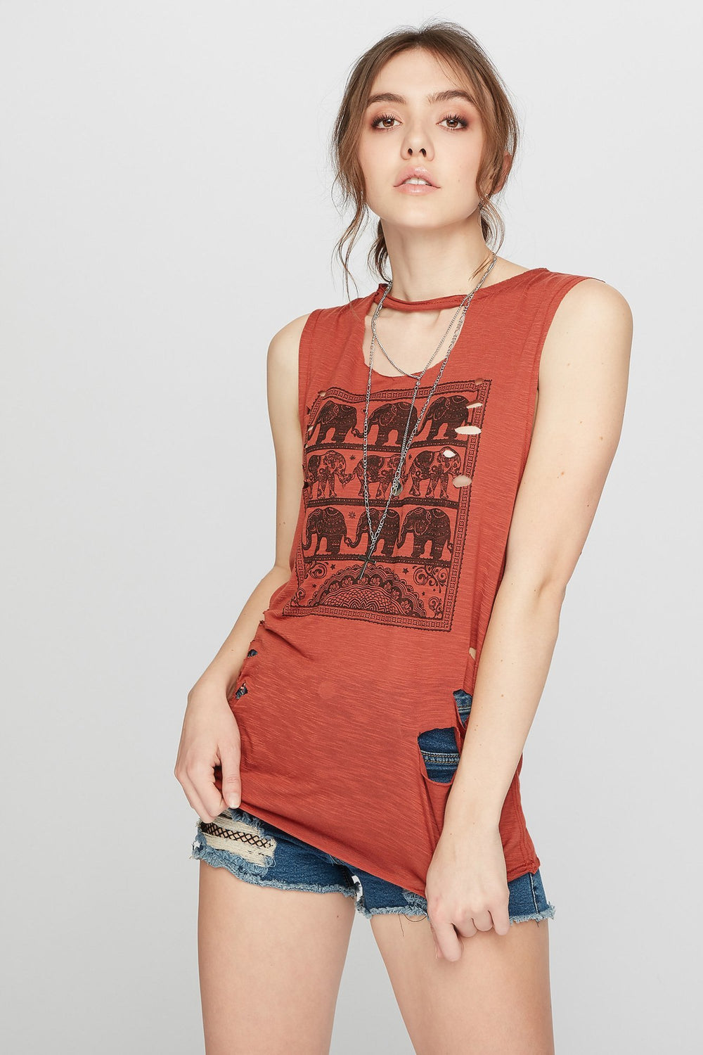Women Débardeur d'aspect usé avec motif tribal et collier ras du cou Rouge foncé