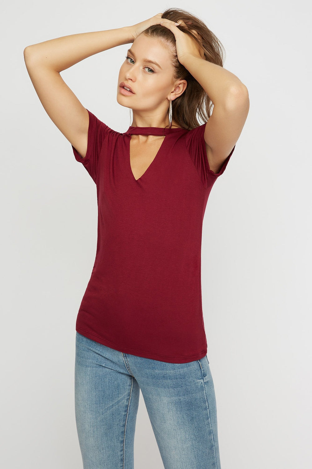 Women T-shirt à encolure en V avec collier ras-du cou Rouge foncé