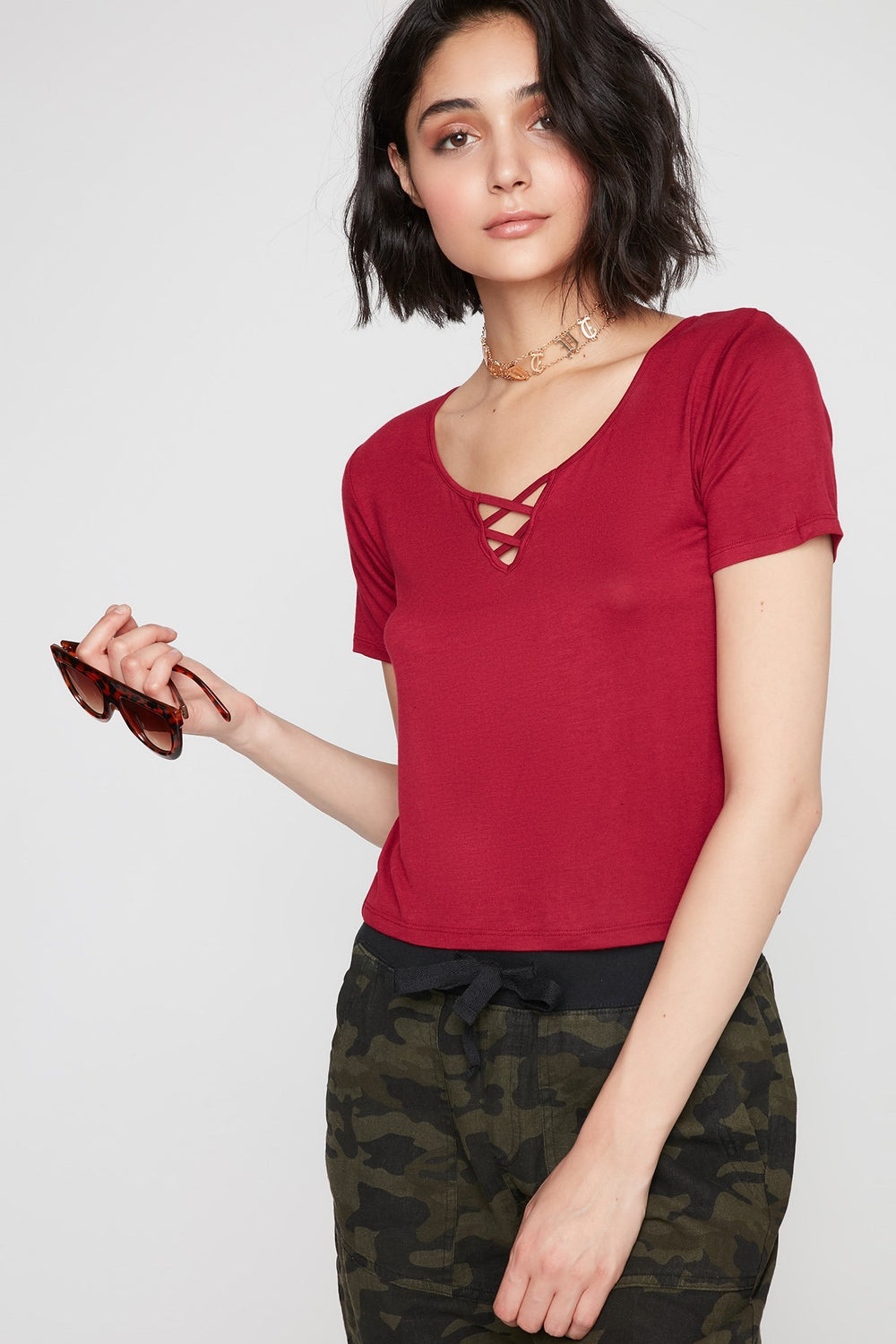 Women T-shirt léger à motif de cage à l'encolure Rouge foncé