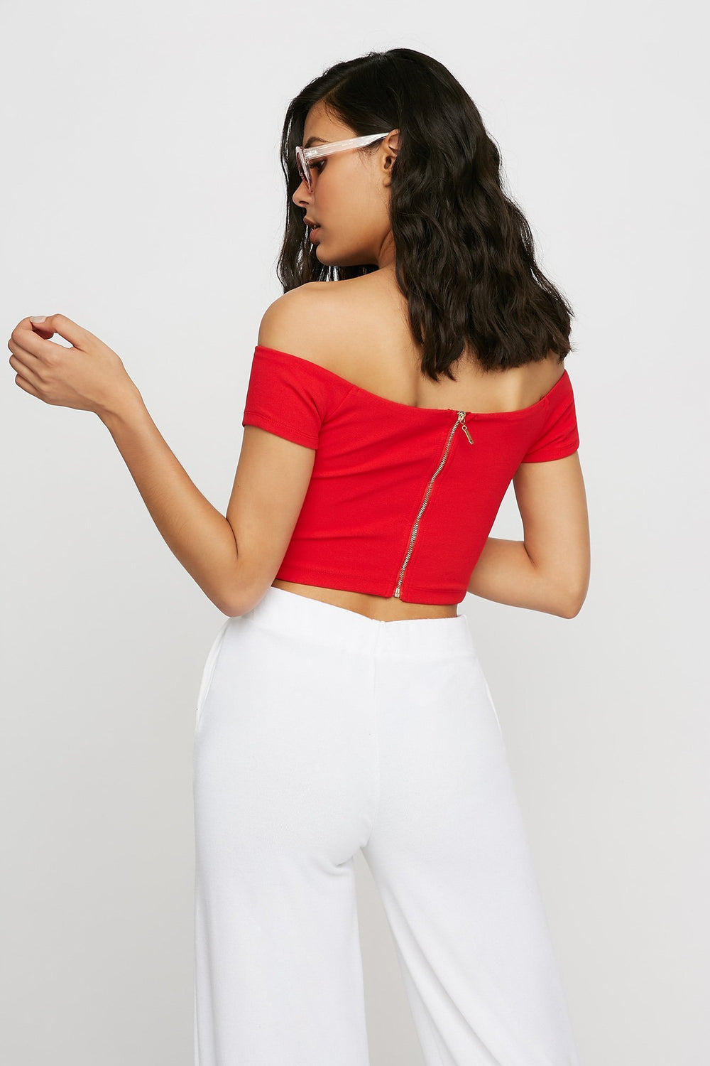 Women Blouse courte en crêpe à épaules dénudées Rouge