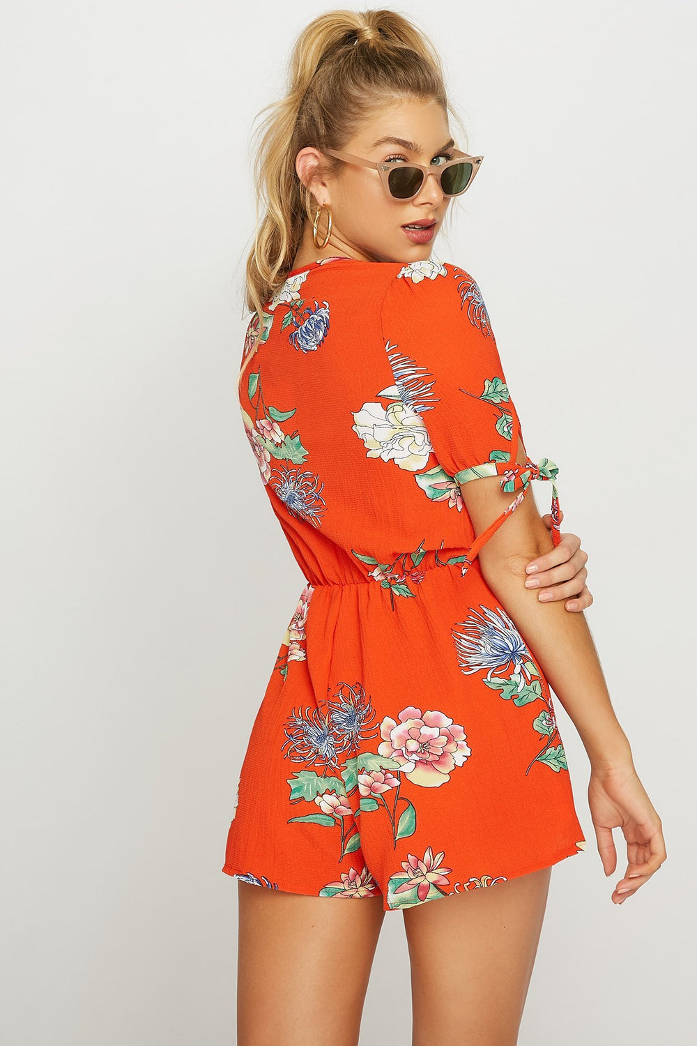 Women Combi-short cache-cur fleuri à manches courtes avec attache Rouge