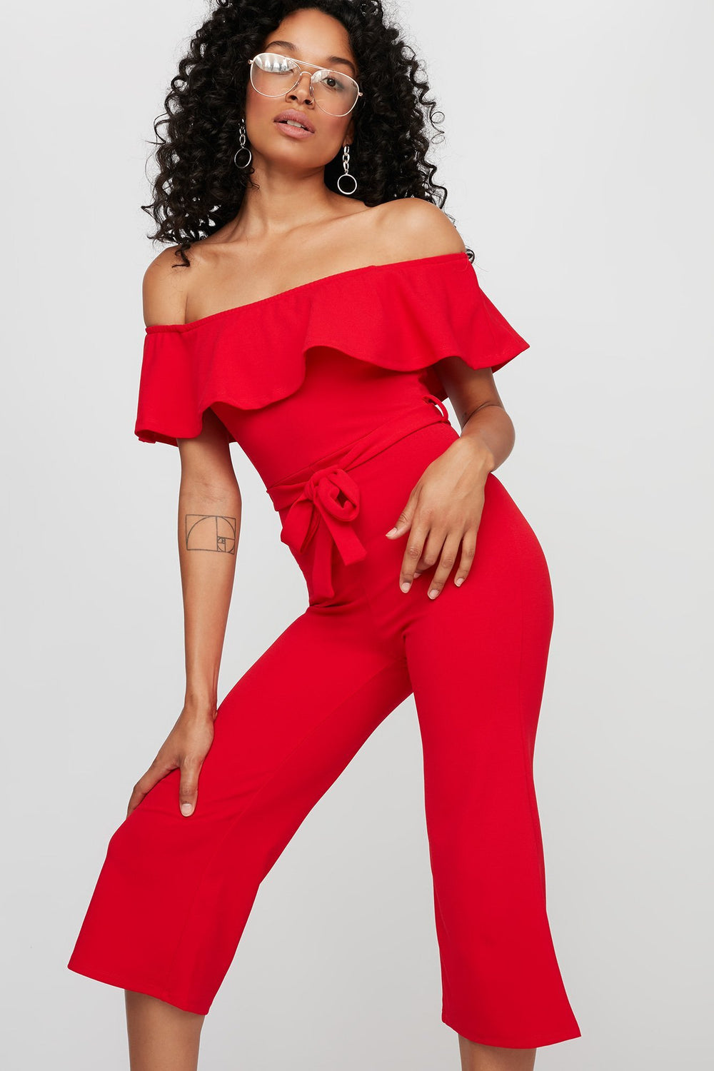 Women Combinaison-culotte volantée avec épaules dénudées et ceinture Rouge