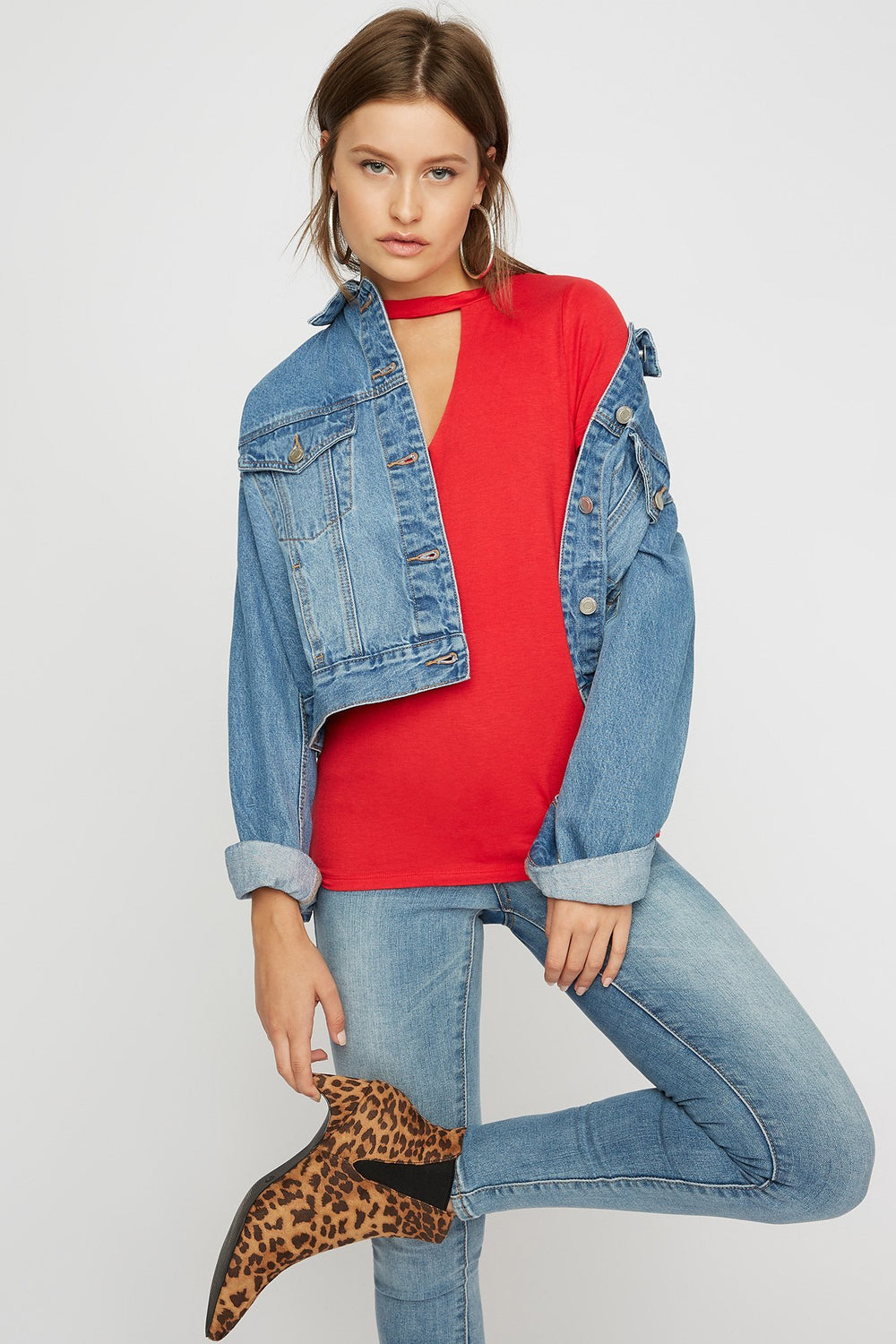 Women T-shirt à encolure en V avec collier ras-du cou Rouge