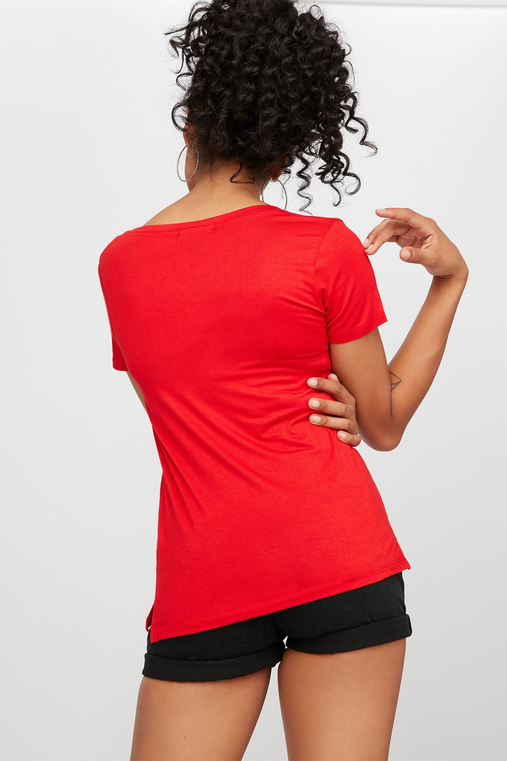 Women T-shirt léger coloré avec poche et encolure arrondie Rouge
