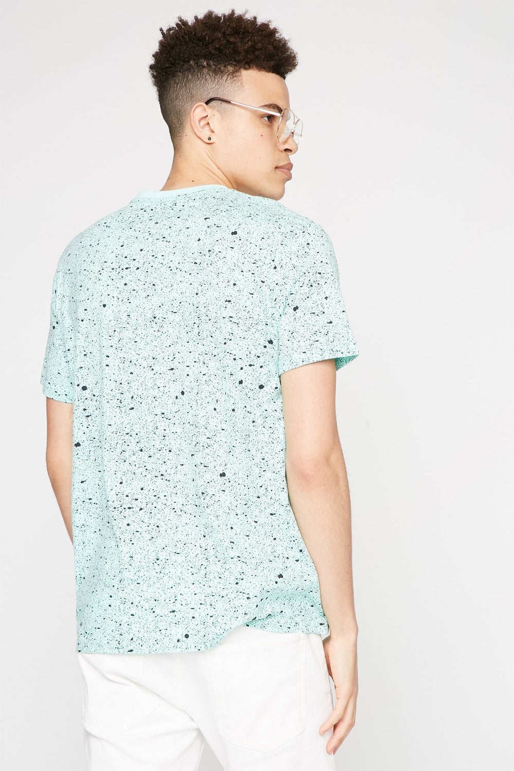 Men T-shirt à motif de palmiers avec éclaboussures de peinture et imprimé Vibes Sauge