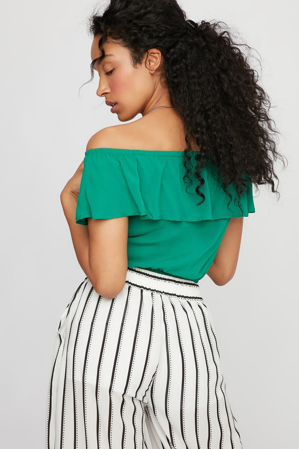 Women Blouse courte boutonnée volantée à épaules dénudées Vert