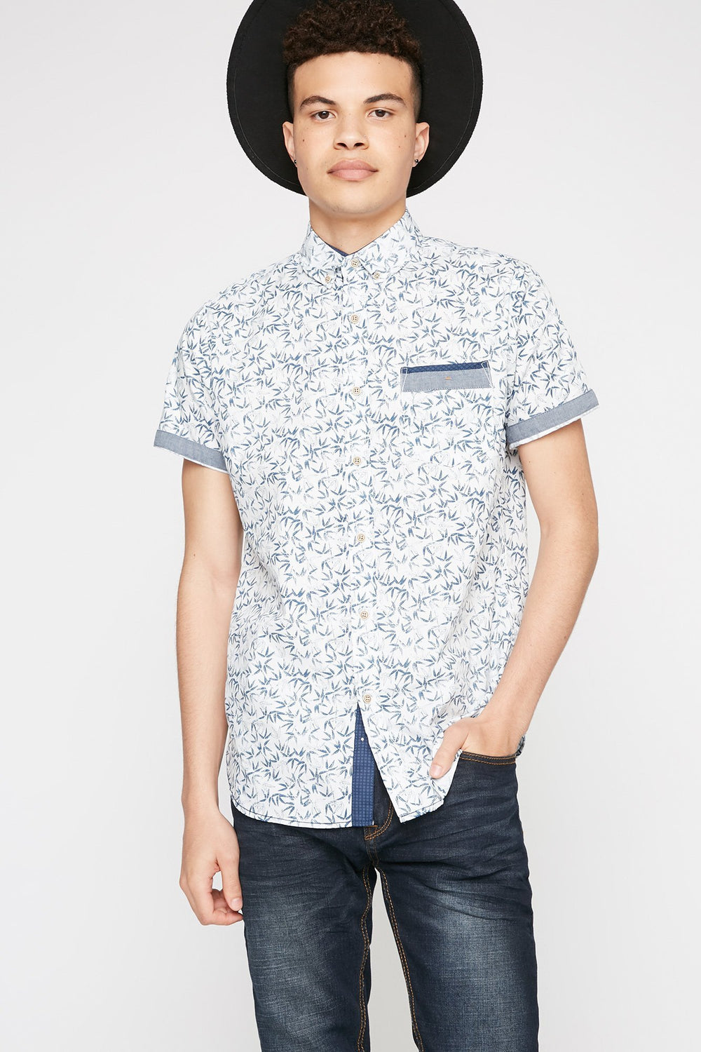 Men Printed Chambray Button-Up Short Sleeve Shirt White