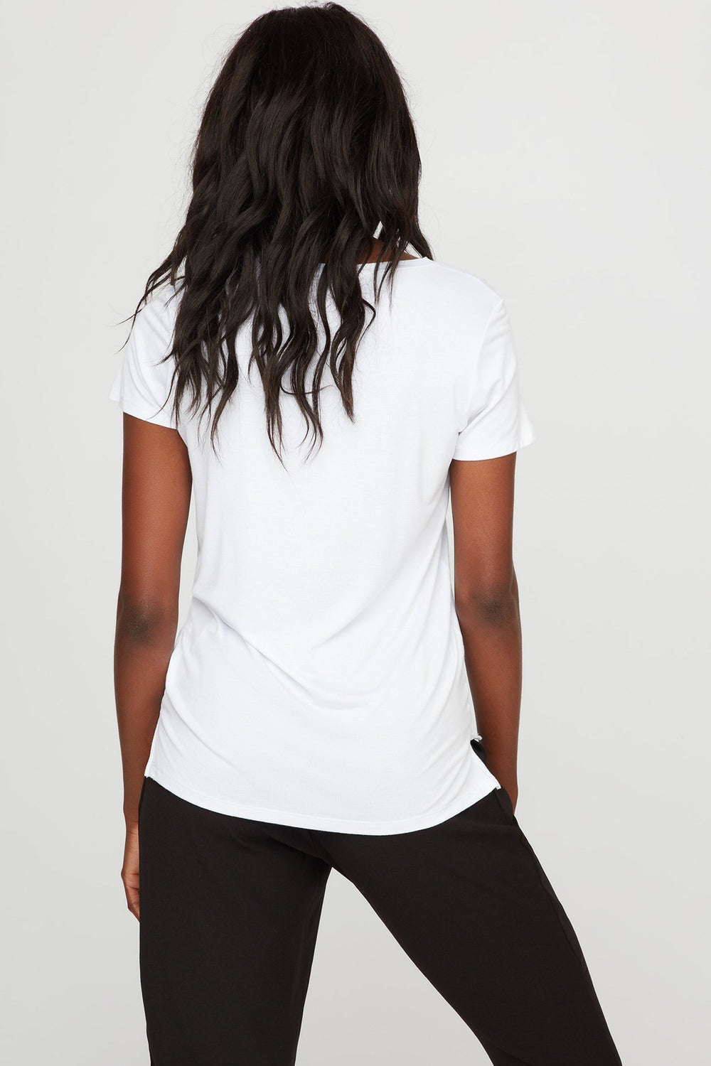 Women Scoop Neck Soft Basic Pocket Coloured T-Shirt White